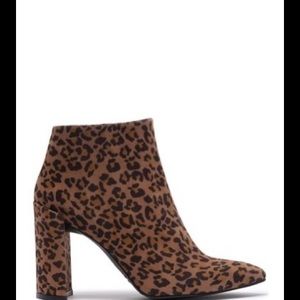 stuart weitzman pure pointy toe bootie